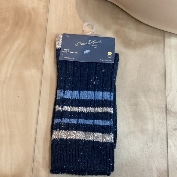 H&M Lambs Wool Hat & bonus boot socks - Picture 4 of 16